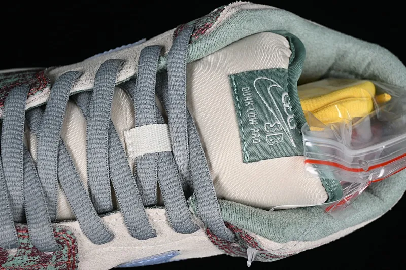 All categories Nk SB Dunk Series Nk SB Dunk Low low-top sneakers J version Crenshaw Skate Club x Nk SB Dunk Low joint model SB low-top sports and leisure sneakers FN4193-100